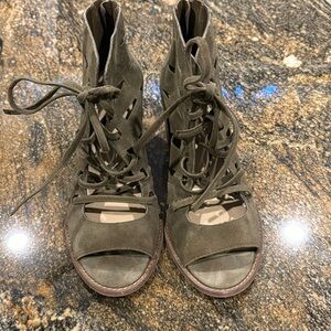 Vince Camino size 8 lace up/zip up open toed suede heels. Goes with everything!